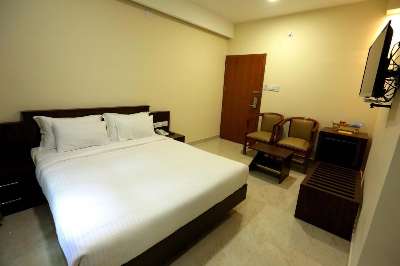 埃尔讷古勒姆 Kira Palace Residency酒店 外观 照片