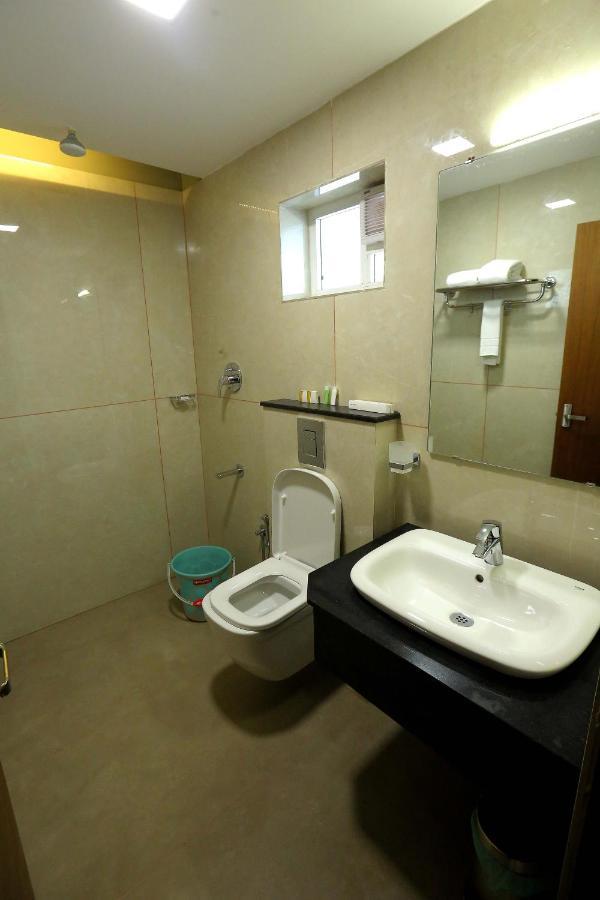 埃尔讷古勒姆 Kira Palace Residency酒店 外观 照片